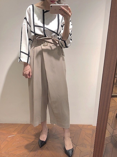 憧れは 個性派 万人ウケ 幾何学模様ファッションでトレンドを掴む Arine アリネ