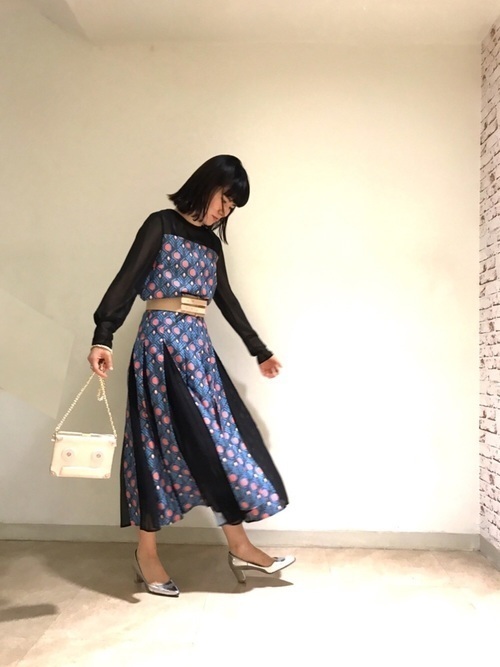 憧れは 個性派 万人ウケ 幾何学模様ファッションでトレンドを掴む Arine アリネ