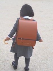 個性派すぎない ランドセル型リュックでいつものバッグを更新しよ Arine アリネ