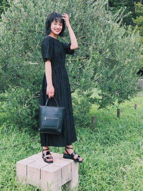 黒ワンピース 着回し特集 季節別 シーン別コーデ39選 Arine アリネ