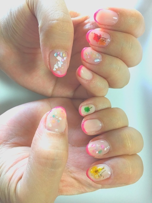 細フレンチでいつものネイルに変化をつけよう カラー別に紹介 Arine アリネ