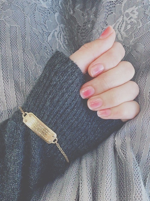 チークネイルのやり方をマスターしよう 女性らしいデザインは Arine アリネ