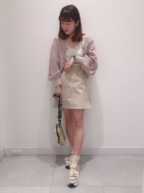 ピンクカーディガン で女性らしさup おすすめコーデまとめ Arine アリネ