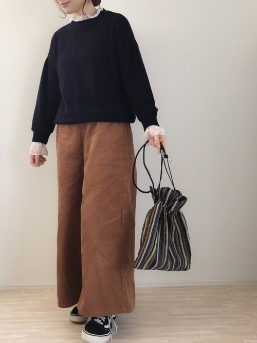 コーデ51選 トレーナーを取り入れたレディーススタイルがキテる Arine アリネ コーデ51選 トレーナーを取り入れたレディーススタイルがキテる Arine アリネ