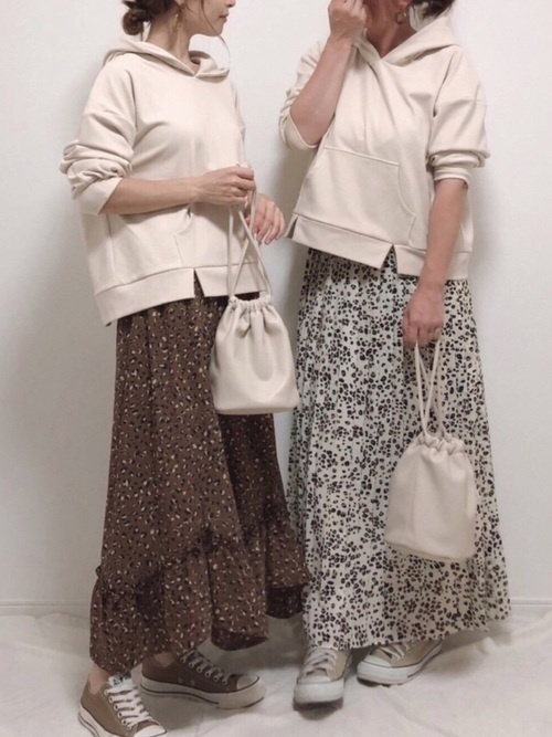 カップル 友達でペアルック お揃いパーカーのおすすめコーデを紹介 Arine アリネ