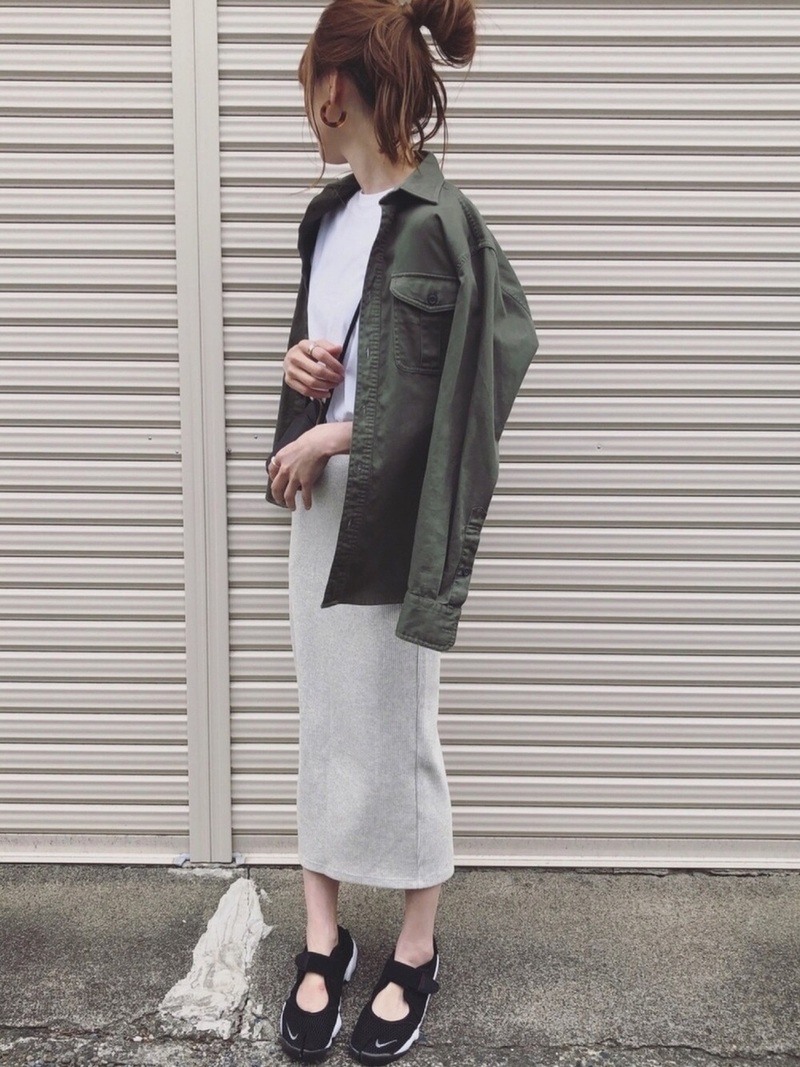 春夏秋冬 カーキシャツ着回し シャツワンピやアウターコーデも紹介 Arine アリネ