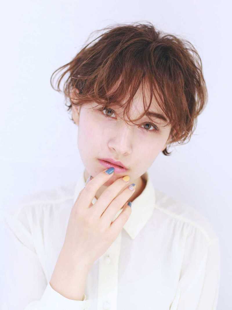ベリーショート パーマ でおしゃれ女性に早変わり カタログ紹介 Arine アリネ