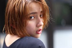  #ボブ #カジュアル #かきあげ #ストリート #イエローヘア #四角顔