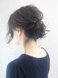 アルバム ハラジュク Album Harajuku さんの黒髪 ガーリー シニヨンに関するスナップフォト Id 2309 Arine アリネ