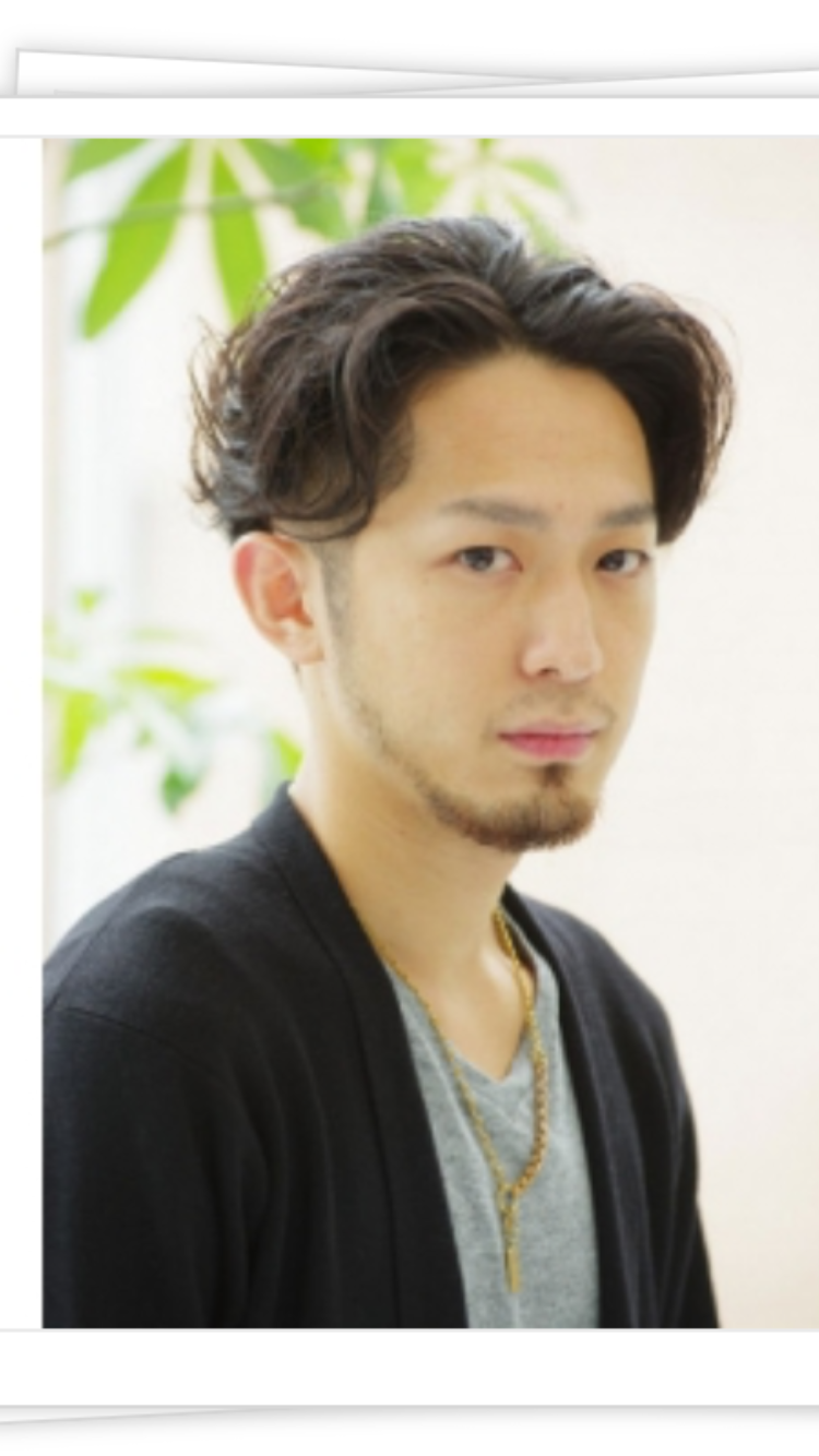 メンズも 伸ばしかけ前髪はセンターパートでおしゃれにセット Arine アリネ