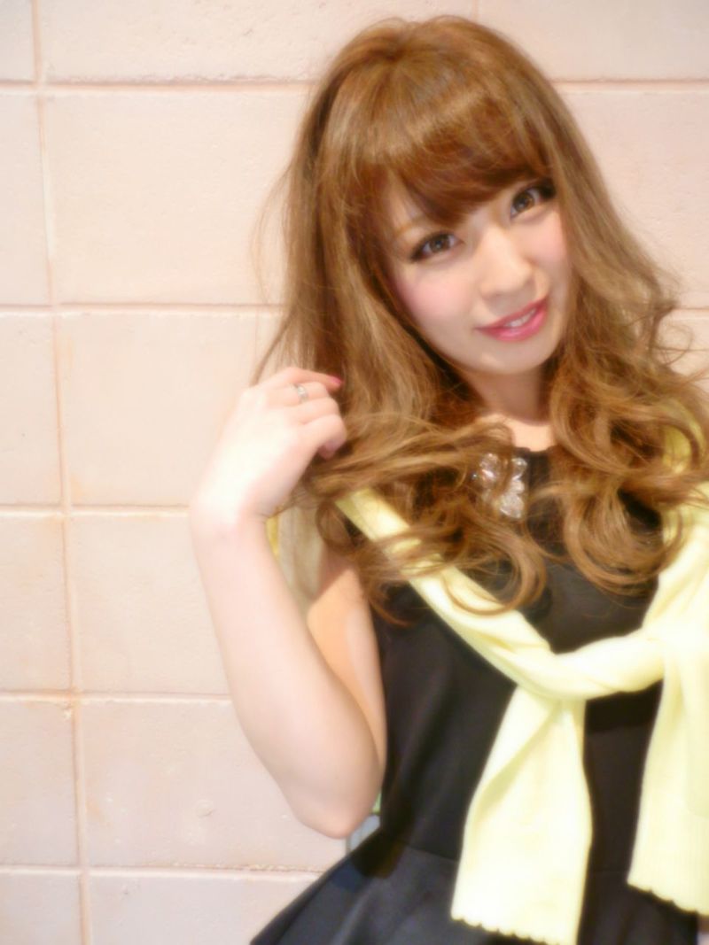 Merry 心斎橋 メリーシンサイバシ さんのセミロング 流し前髪 ギャルに関するスナップフォト Id Arine アリネ