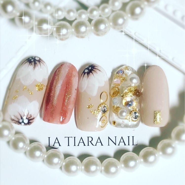 La Tiara Nail ラ ティアラ さんのジェルネイル ビジューネイル 秋ネイルに関するスナップフォト Id Arine アリネ La Tiara Nail ラ ティアラ さんのジェルネイル ビジューネイル 秋ネイルに関するスナップフォト Id Arine アリネ