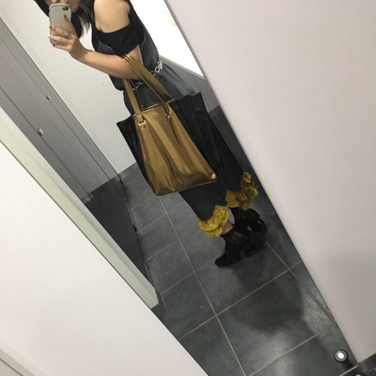 オフショルダーワンピースを使うかわいいの作り方 季節別コーデ特集 Arine アリネ