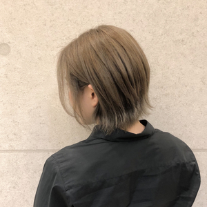 visage_kudoさんのアッシュ・グレーアッシュ・ブリーチに関するスナップフォト(ID:527997)