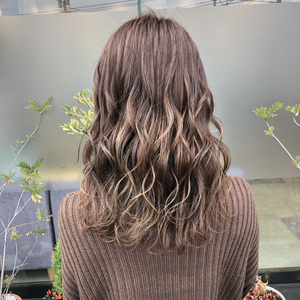 ren.1103さんのバレイヤージュカラー・グラデーションカラー・オリーブアッシュに関するスナップフォト(ID:825877)