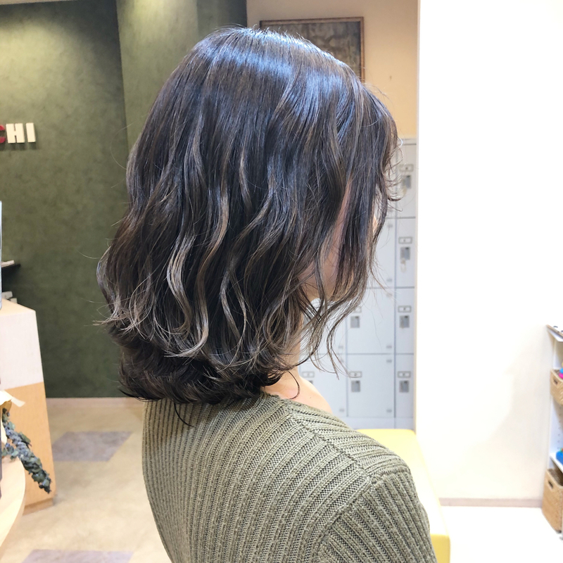 Ren 1103さんのハイライトカラー 外国人風カラー シルバーアッシュに関するスナップフォト Id 9375 Arine アリネ