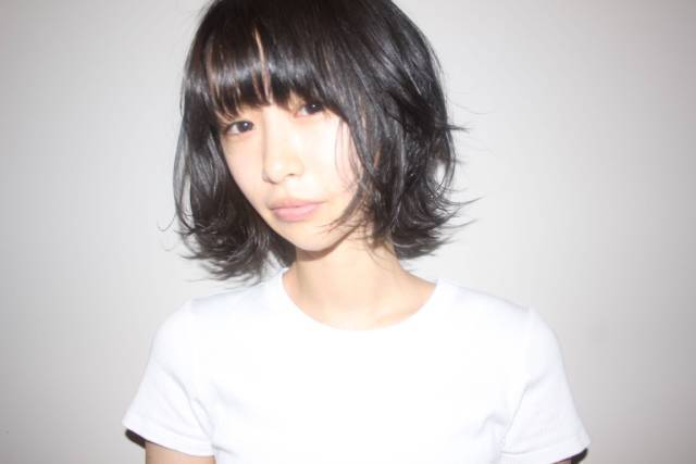 ブリーチなしでもキマる 暗め マットアッシュ カラーが大人気 Arine アリネ