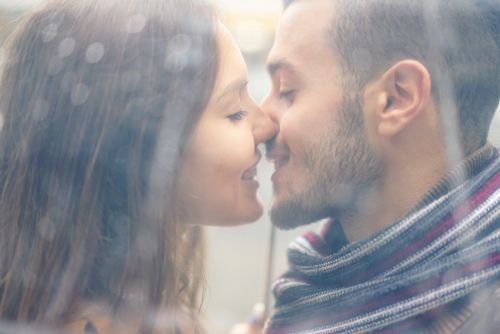 男性がキスしてくる心理とは？キスにまつわる男性心理から対処法までの6枚目の画像