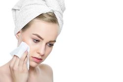 忙しい時も旅行の時もクレンジングシートでメイクをしっかりオフ♡