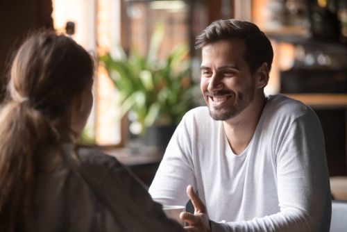 彼女に尽くす男性の特徴と心理 注意が必要なタイプもいる Arine アリネ