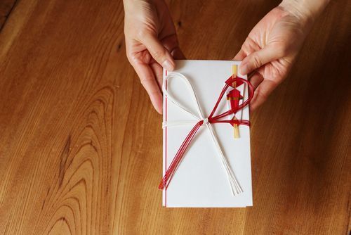 出産祝いの金額相場や知っておきたいマナーとは？祝儀袋の書き方も 