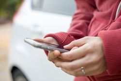 LINEで浮気を見破る！浮気をしている人がLINEで取る行動は？