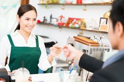 バイト仲間から恋人に バイト先恋愛の気になるあれこれを徹底解説 Arine アリネ